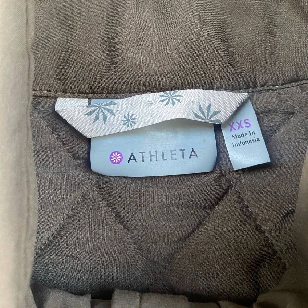 Athleta Upside Quilted Vest in Green ~ Size XXS - Picture 5 of 11